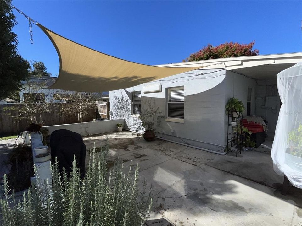 Active With Contract: $2,049 (3 beds, 1 baths, 1381 Square Feet)