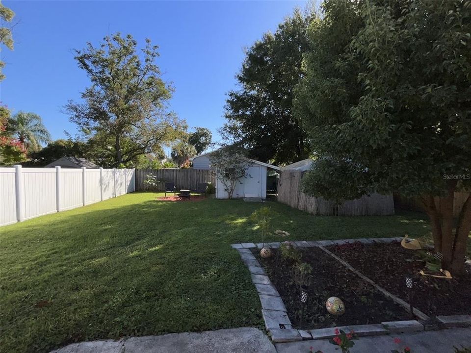 Active With Contract: $2,049 (3 beds, 1 baths, 1381 Square Feet)