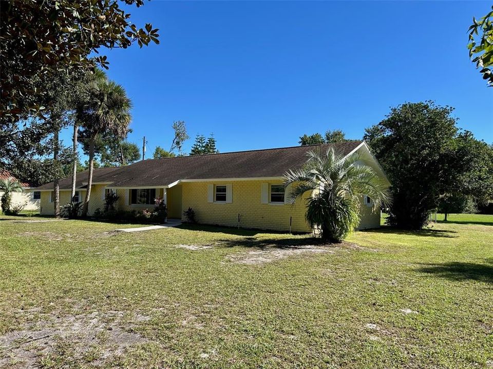 For Rent: $3,100 (4 beds, 3 baths, 2444 Square Feet)