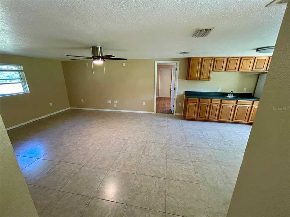 For Rent: $3,100 (4 beds, 3 baths, 2444 Square Feet)