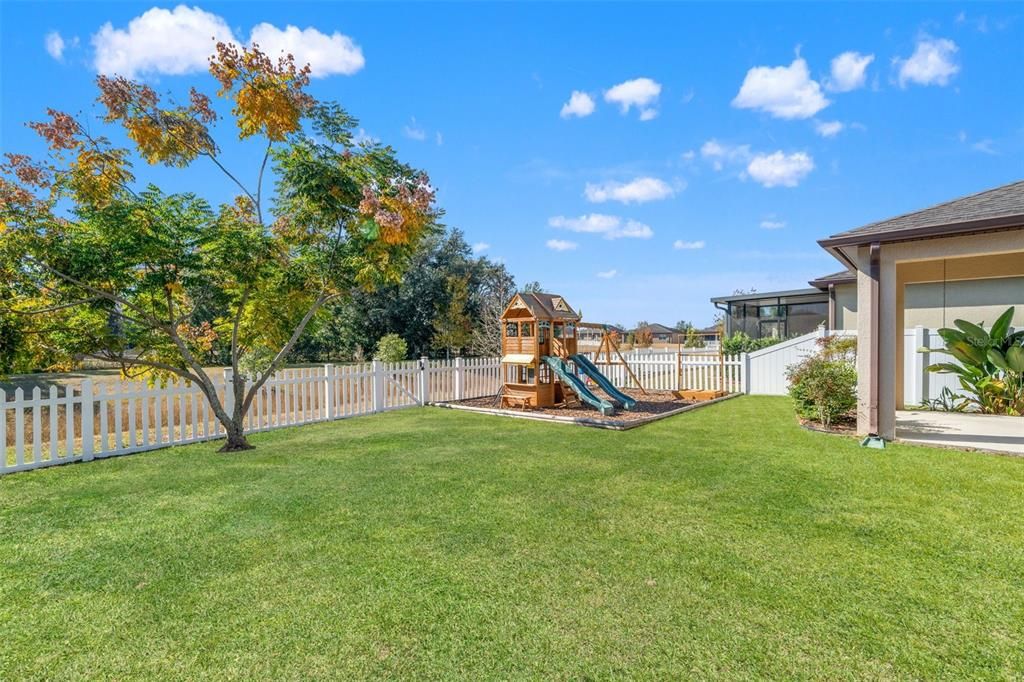 На продажу: $298,500 (3 спален, 2 ванн, 1443 Квадратных фут)