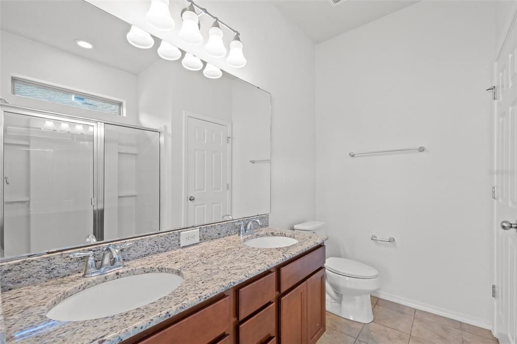 На продажу: $298,500 (3 спален, 2 ванн, 1443 Квадратных фут)