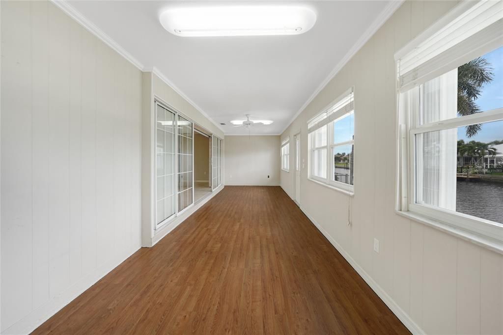 En Venta: $550,000 (4 camas, 3 baños, 2273 Pies cuadrados)