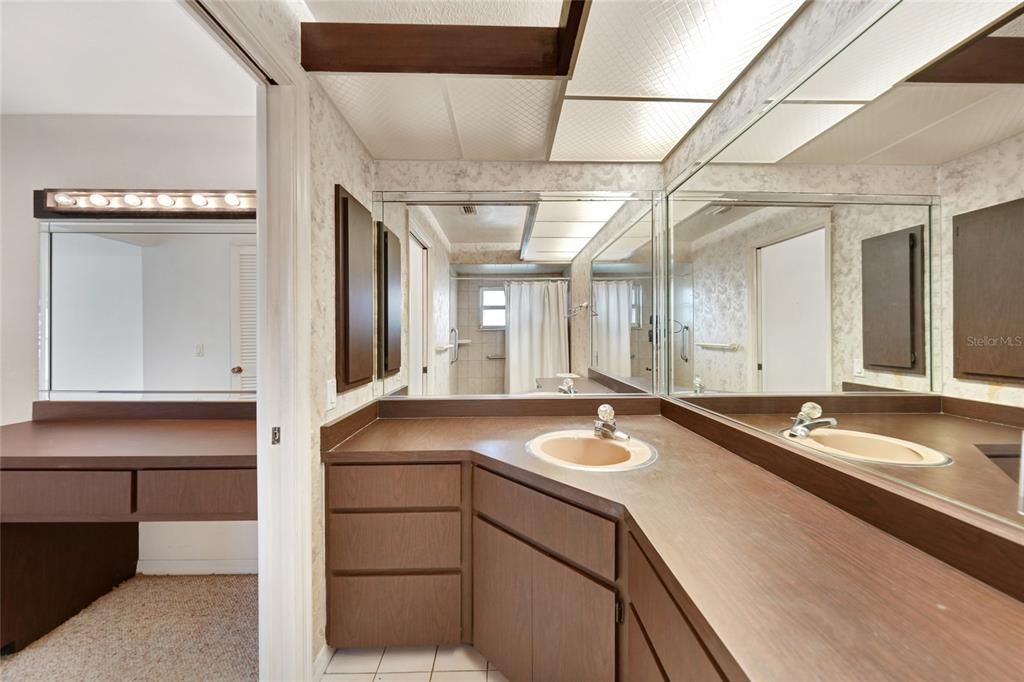 En Venta: $550,000 (4 camas, 3 baños, 2273 Pies cuadrados)