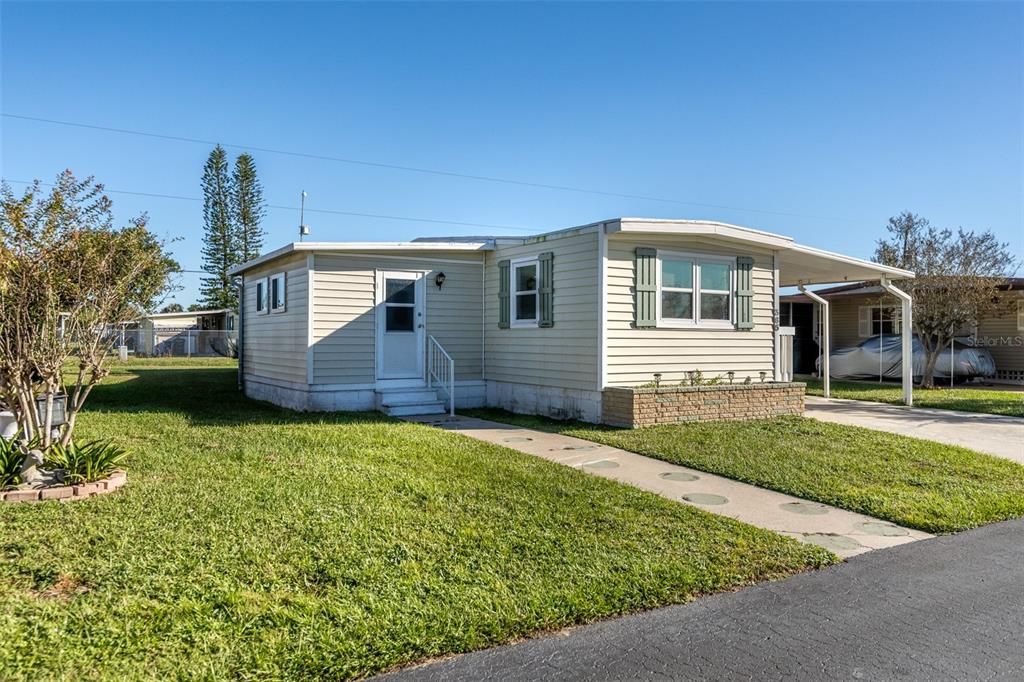 For Sale: $115,000 (1 beds, 1 baths, 624 Square Feet)