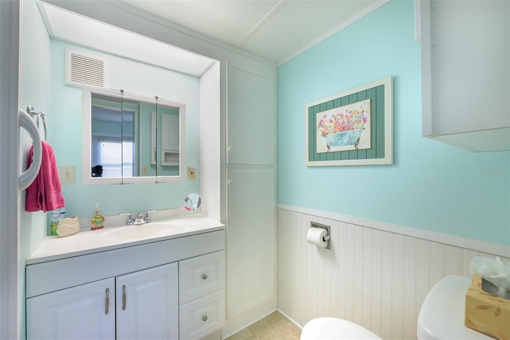 For Sale: $115,000 (1 beds, 1 baths, 624 Square Feet)