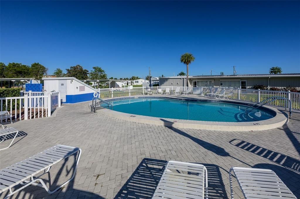 For Sale: $115,000 (1 beds, 1 baths, 624 Square Feet)