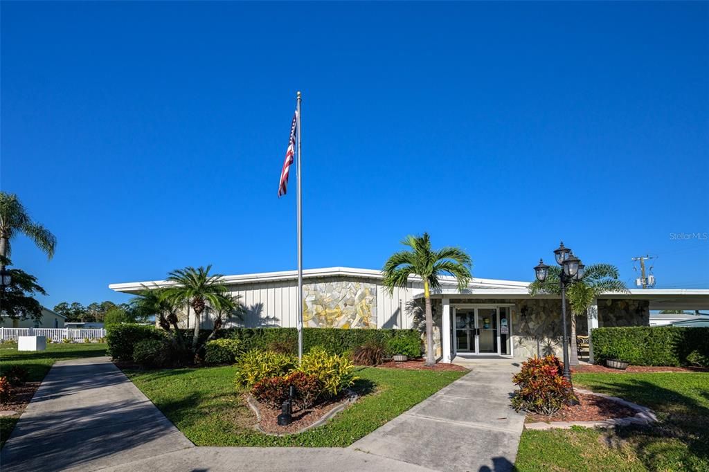 For Sale: $115,000 (1 beds, 1 baths, 624 Square Feet)