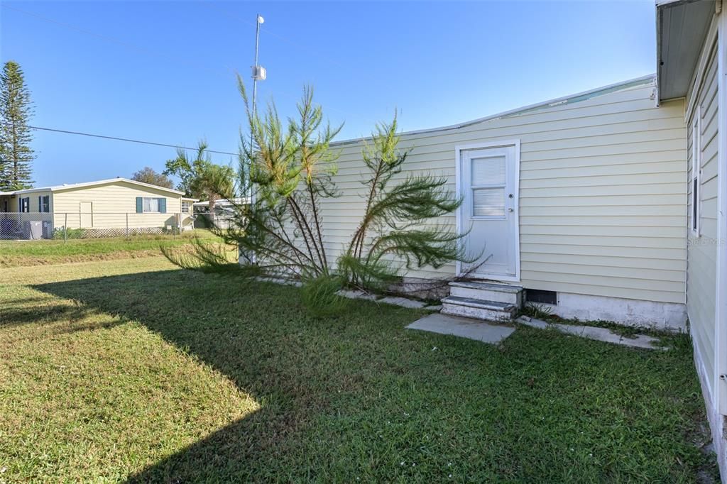 For Sale: $115,000 (1 beds, 1 baths, 624 Square Feet)