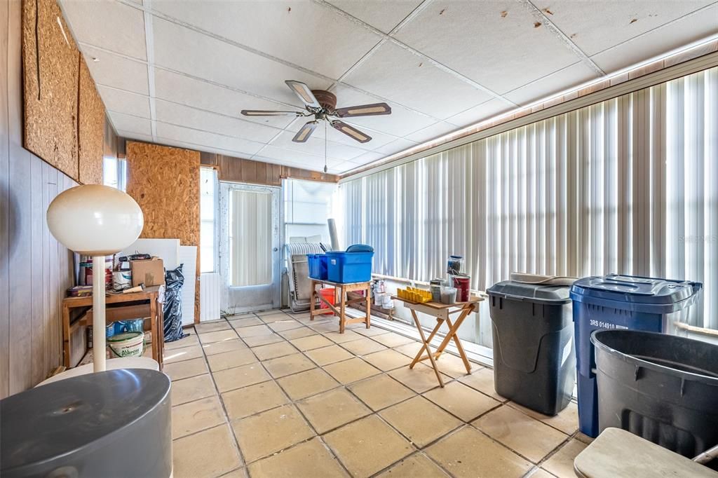 For Sale: $115,000 (1 beds, 1 baths, 624 Square Feet)