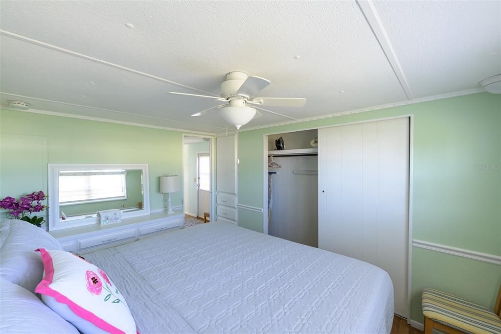 For Sale: $115,000 (1 beds, 1 baths, 624 Square Feet)