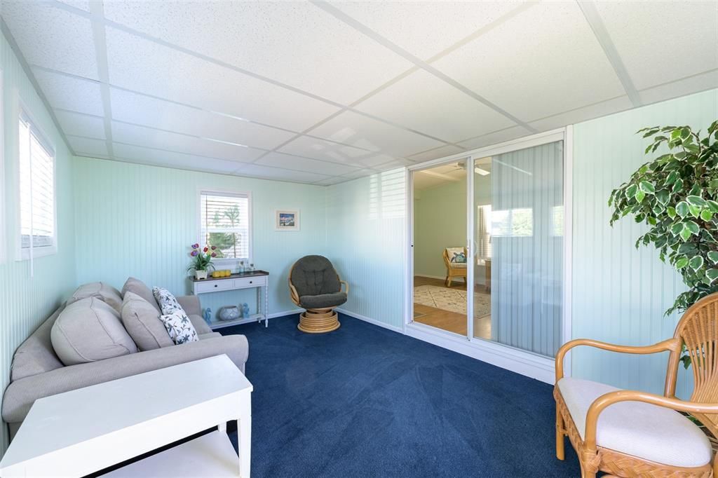 For Sale: $115,000 (1 beds, 1 baths, 624 Square Feet)