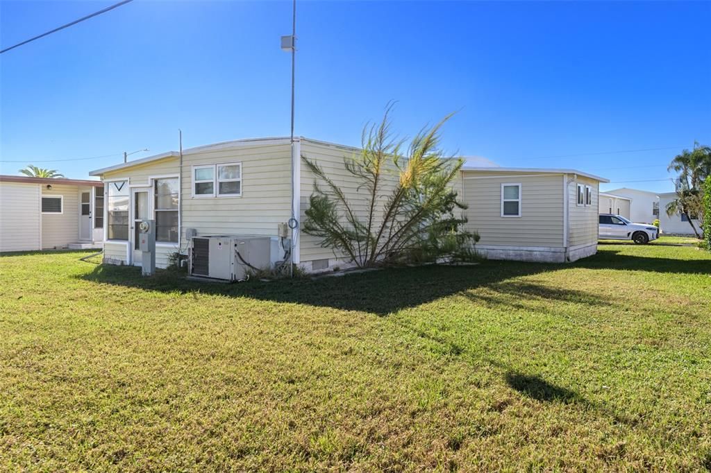 For Sale: $115,000 (1 beds, 1 baths, 624 Square Feet)