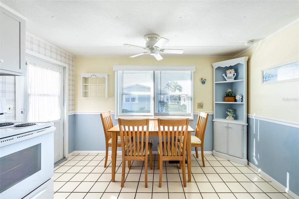 For Sale: $115,000 (1 beds, 1 baths, 624 Square Feet)