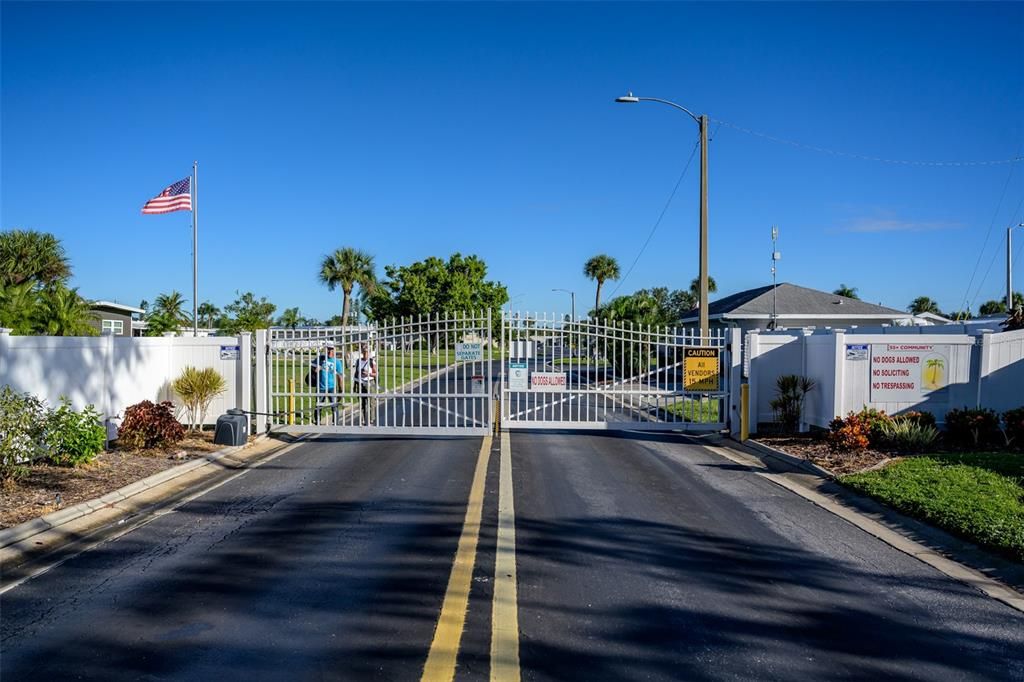 For Sale: $115,000 (1 beds, 1 baths, 624 Square Feet)