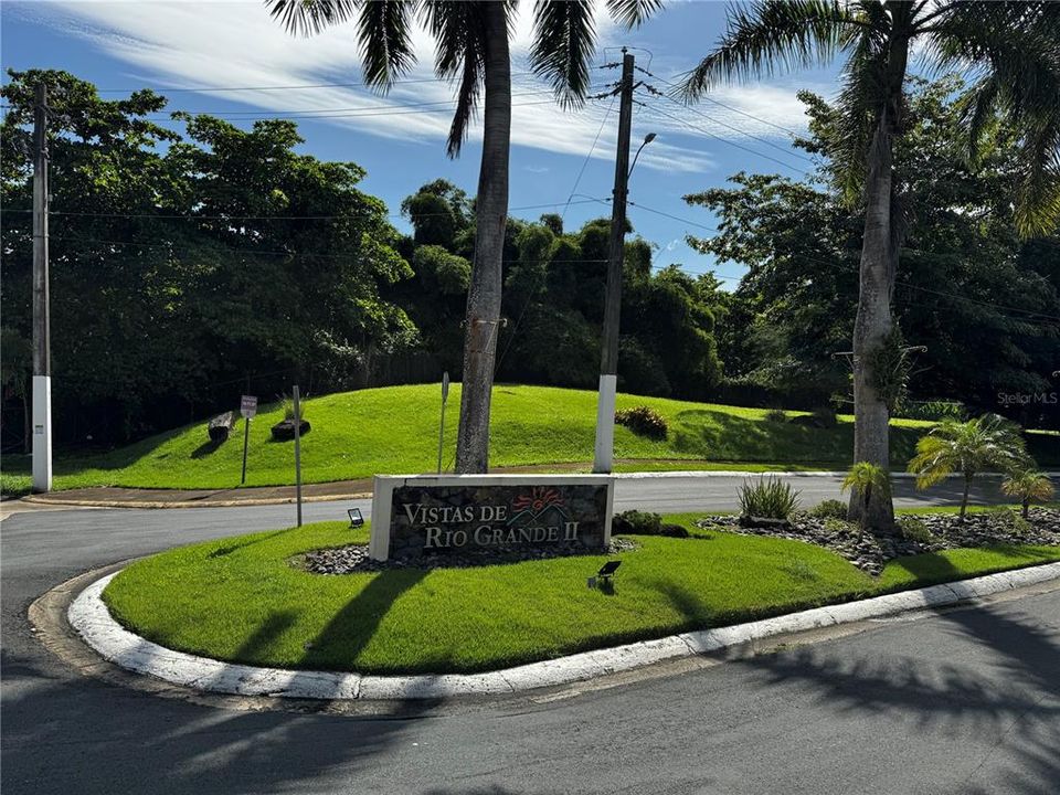 待售: $465,000 (4 贝兹, 2 浴室, 300 平方英尺)