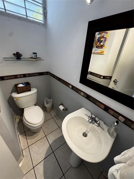 待售: $465,000 (4 贝兹, 2 浴室, 300 平方英尺)