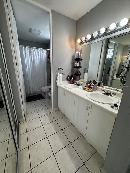 待售: $465,000 (4 贝兹, 2 浴室, 300 平方英尺)