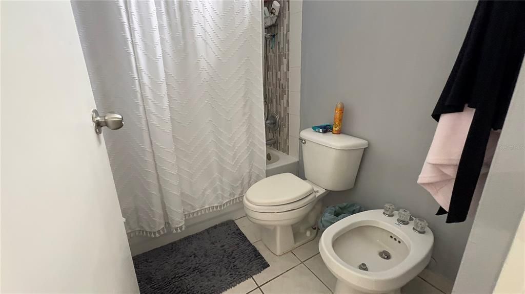 待售: $465,000 (4 贝兹, 2 浴室, 300 平方英尺)