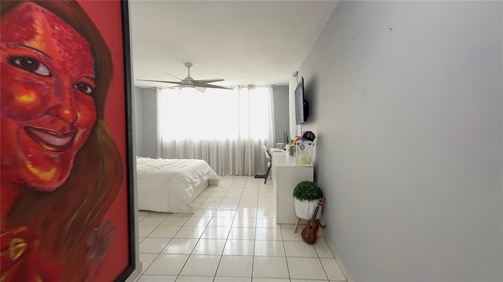 待售: $465,000 (4 贝兹, 2 浴室, 300 平方英尺)