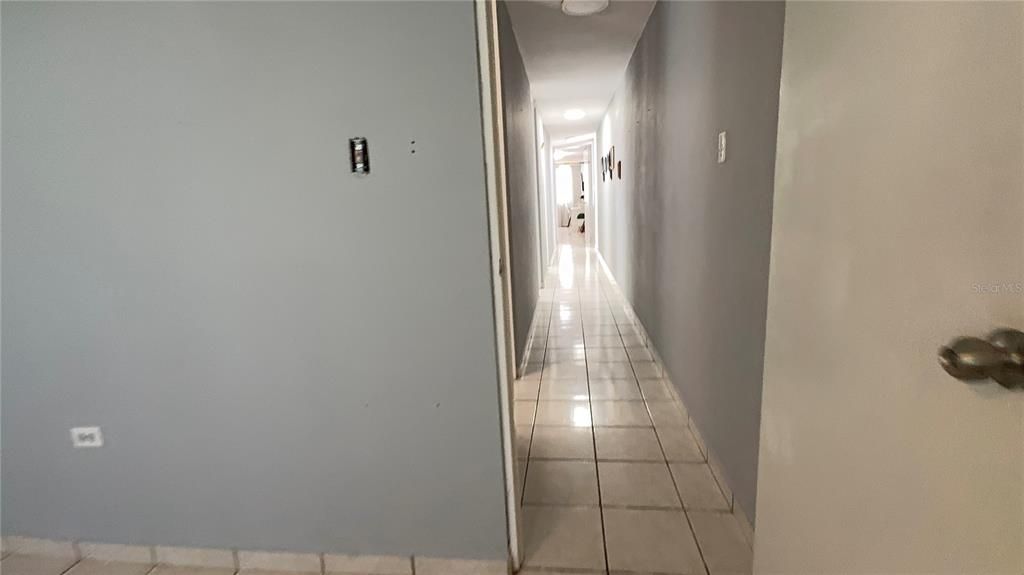 待售: $465,000 (4 贝兹, 2 浴室, 300 平方英尺)