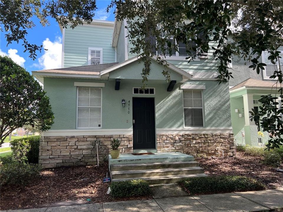 En Renta: $2,150 (3 camas, 2 baños, 1926 Pies cuadrados)