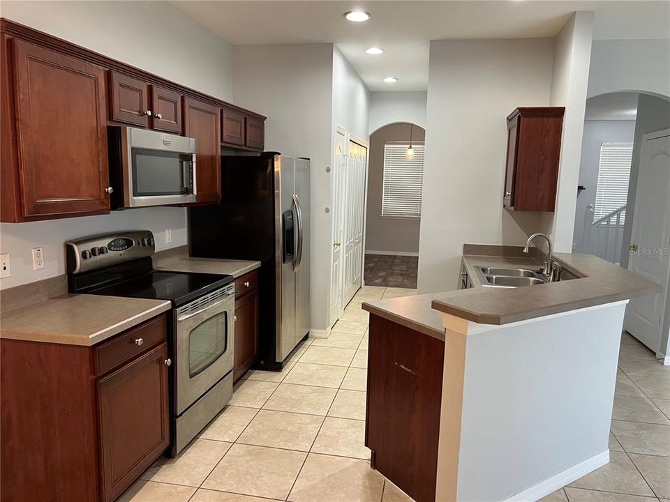 En Renta: $2,150 (3 camas, 2 baños, 1926 Pies cuadrados)