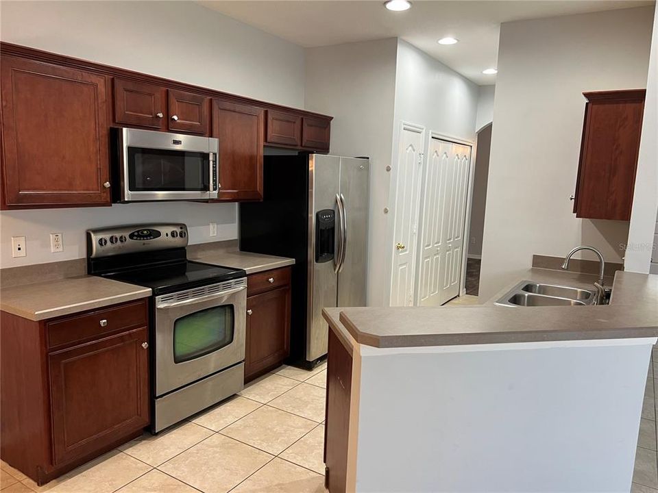 En Renta: $2,150 (3 camas, 2 baños, 1926 Pies cuadrados)