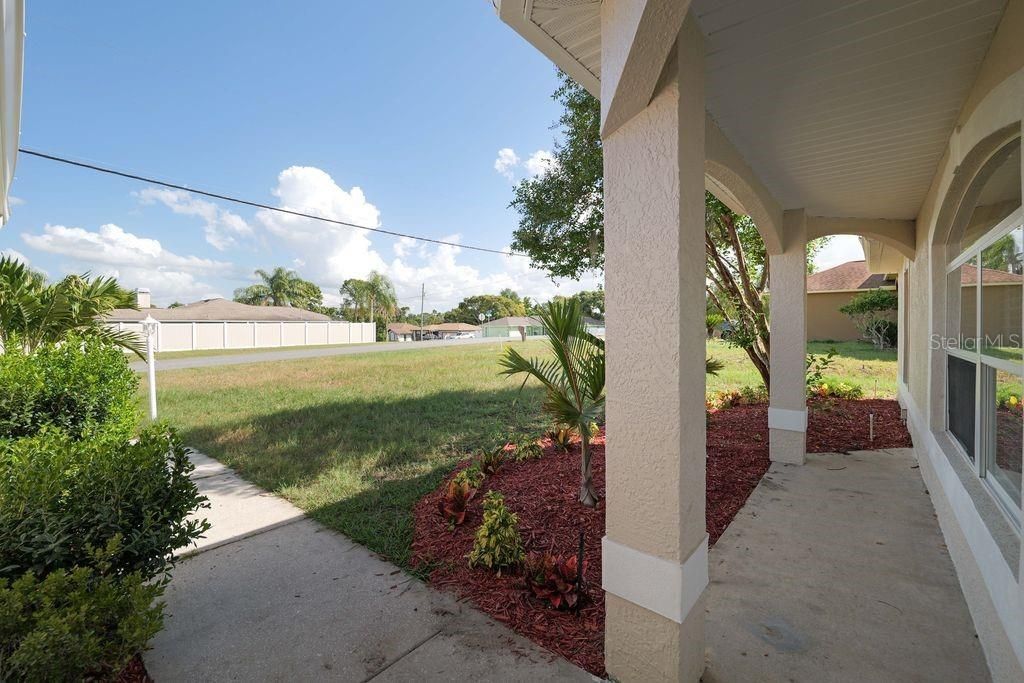 For Sale: $305,000 (3 beds, 2 baths, 1531 Square Feet)