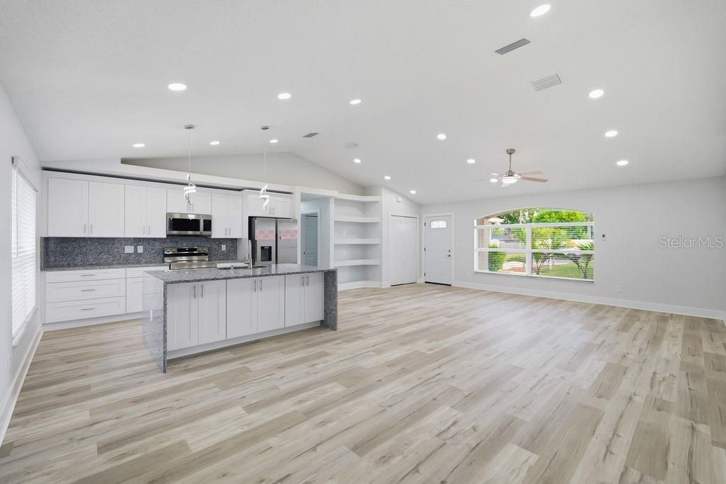 For Sale: $305,000 (3 beds, 2 baths, 1531 Square Feet)