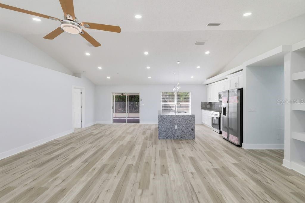 For Sale: $305,000 (3 beds, 2 baths, 1531 Square Feet)