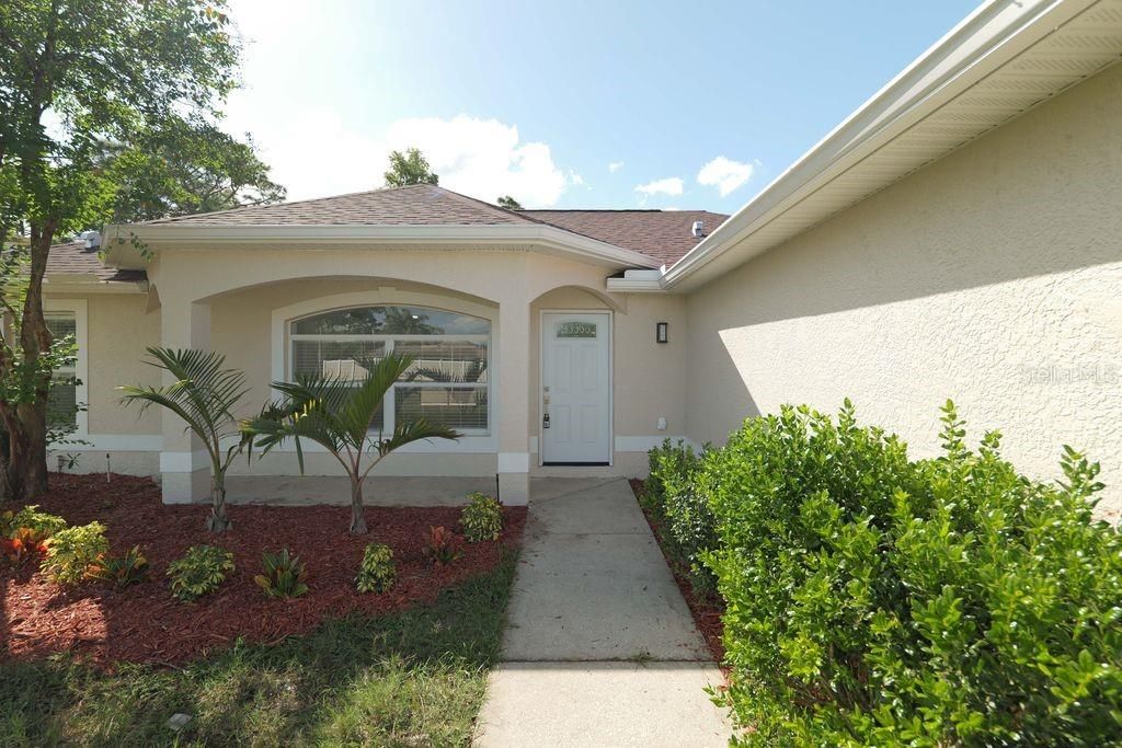 For Sale: $305,000 (3 beds, 2 baths, 1531 Square Feet)