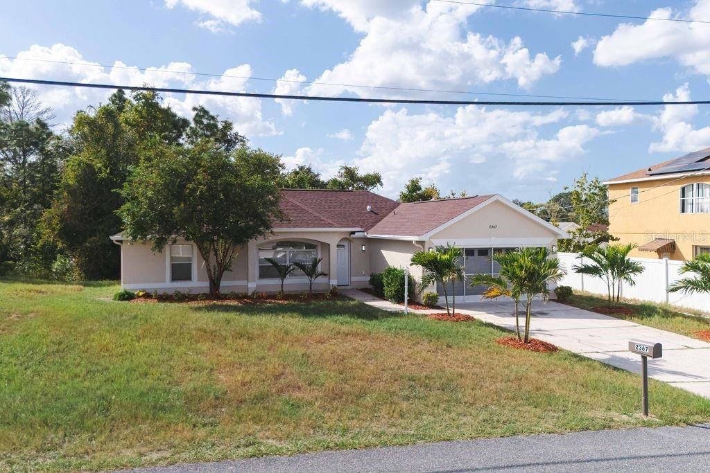 For Sale: $305,000 (3 beds, 2 baths, 1531 Square Feet)