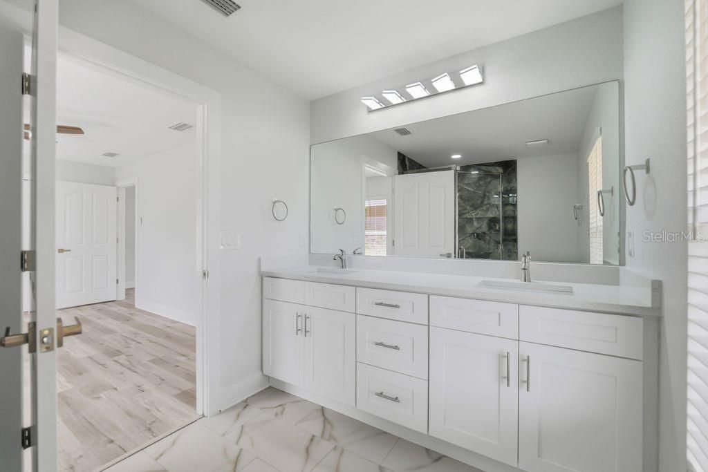 For Sale: $305,000 (3 beds, 2 baths, 1531 Square Feet)