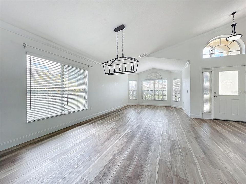 Active With Contract: $364,500 (4 beds, 2 baths, 2095 Square Feet)