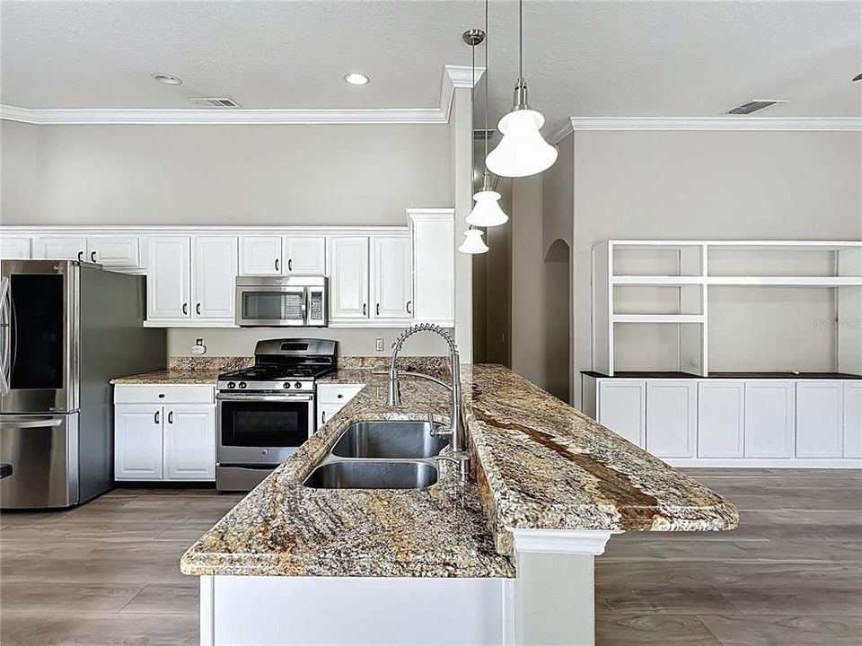 Active With Contract: $364,500 (4 beds, 2 baths, 2095 Square Feet)