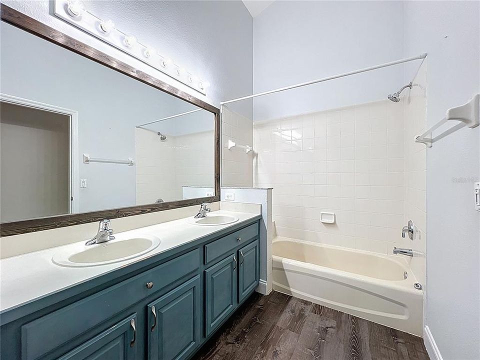 Active With Contract: $364,500 (4 beds, 2 baths, 2095 Square Feet)