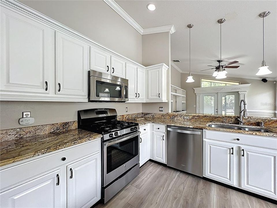 Active With Contract: $364,500 (4 beds, 2 baths, 2095 Square Feet)