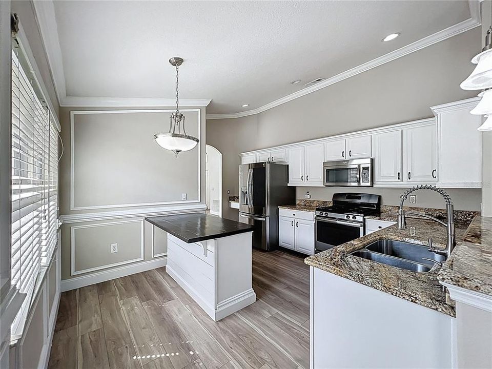 Active With Contract: $364,500 (4 beds, 2 baths, 2095 Square Feet)