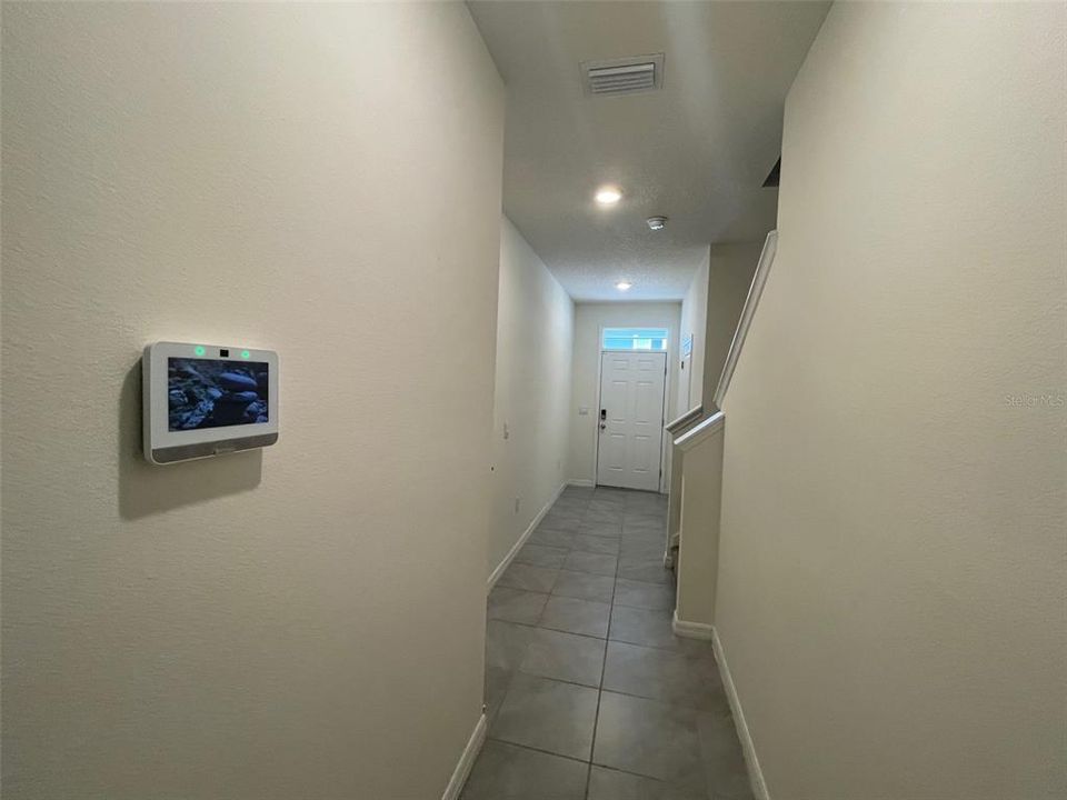 出租: $2,000 (3 贝兹, 2 浴室, 1785 平方英尺)