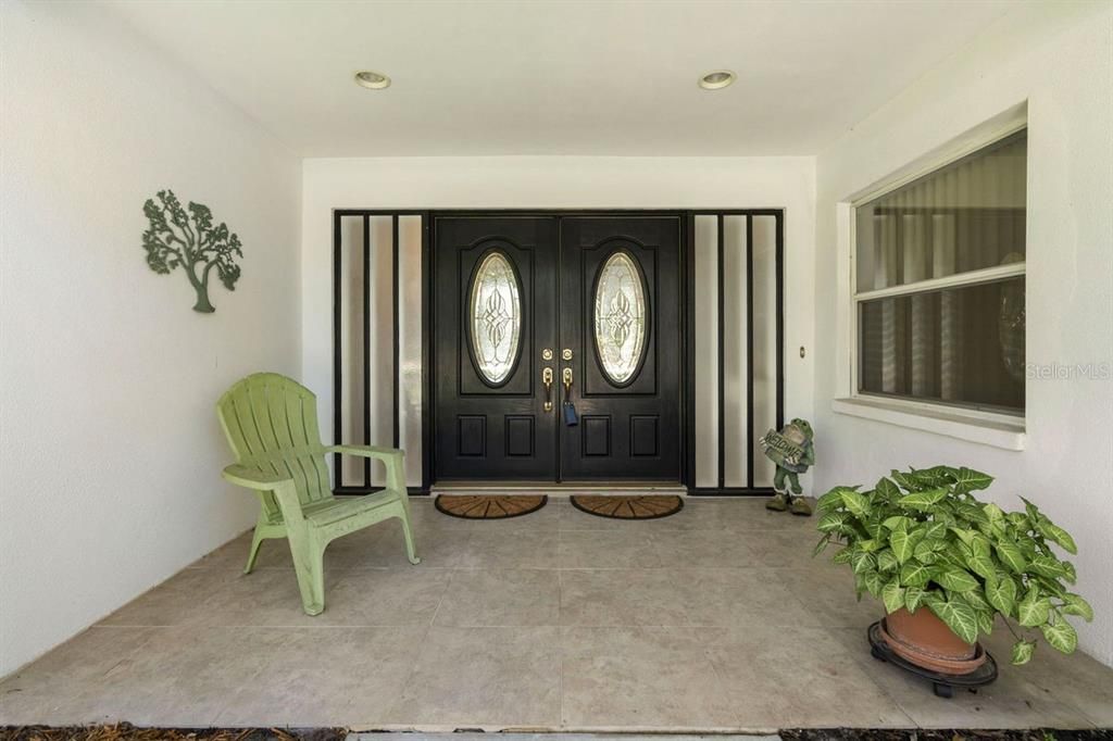 合同活跃: $625,000 (3 贝兹, 2 浴室, 2425 平方英尺)