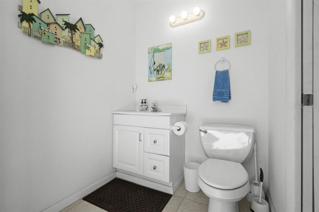 合同活跃: $625,000 (3 贝兹, 2 浴室, 2425 平方英尺)