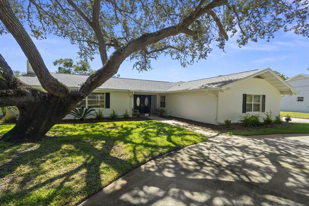 合同活跃: $625,000 (3 贝兹, 2 浴室, 2425 平方英尺)