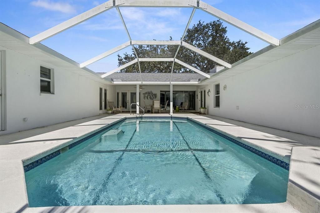 合同活跃: $625,000 (3 贝兹, 2 浴室, 2425 平方英尺)