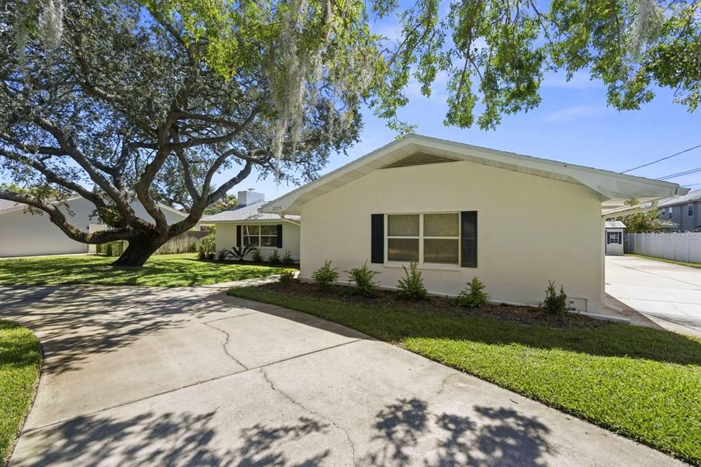 合同活跃: $625,000 (3 贝兹, 2 浴室, 2425 平方英尺)