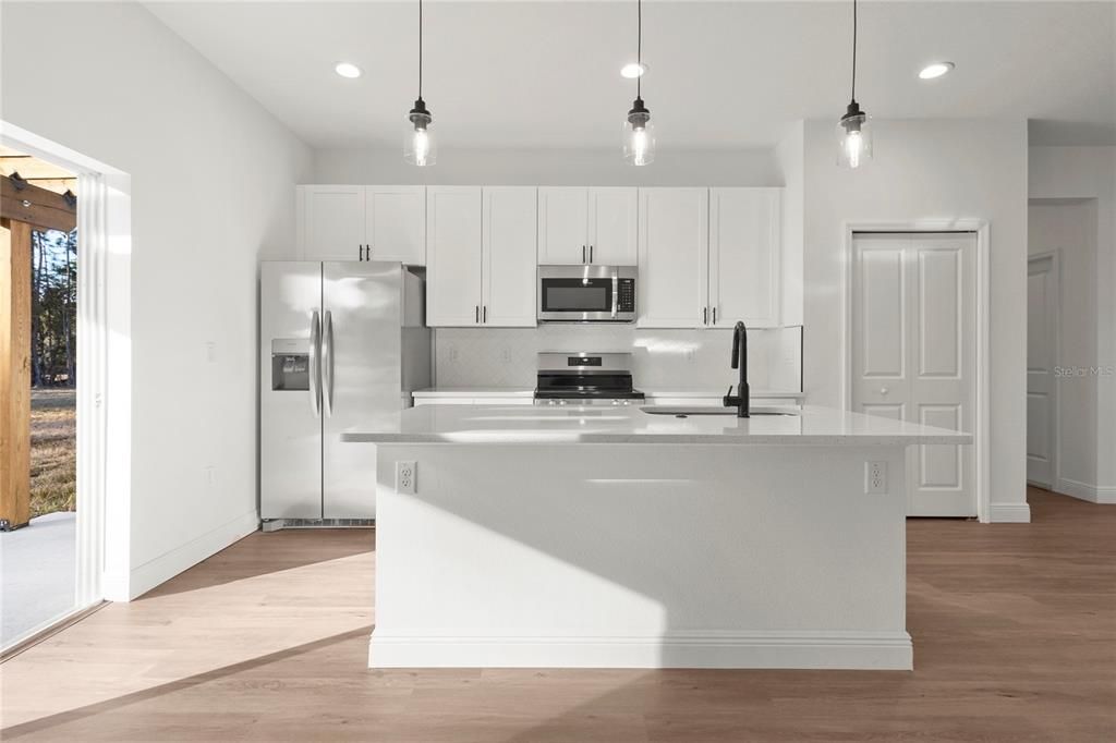 For Sale: $290,000 (4 beds, 2 baths, 1580 Square Feet)