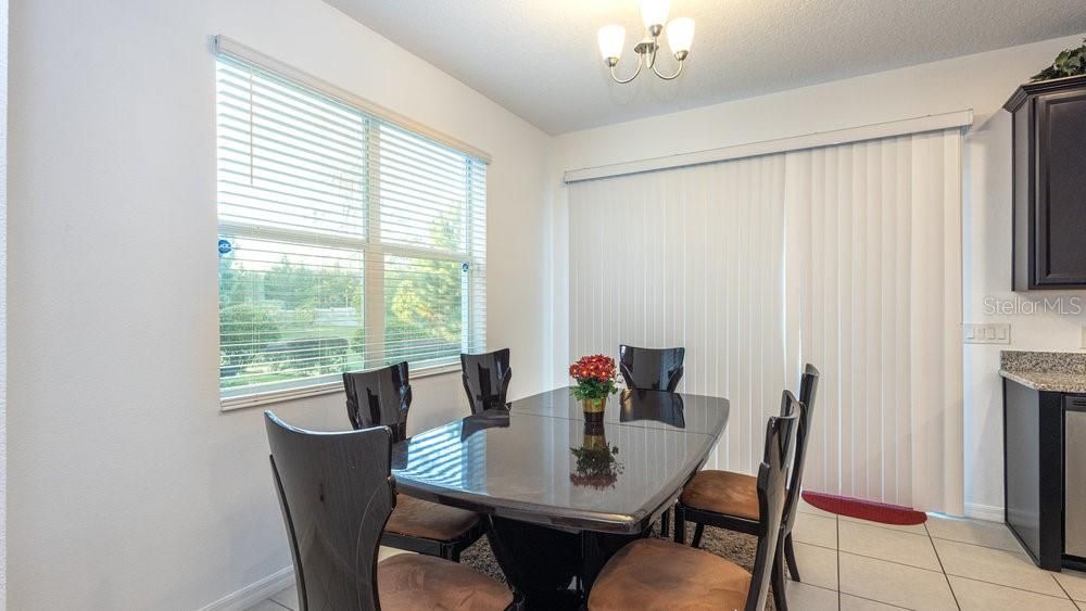 待售: $323,000 (3 贝兹, 2 浴室, 1703 平方英尺)