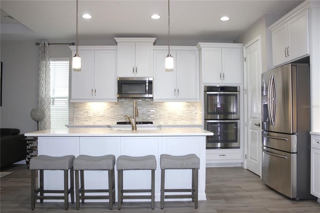 На продажу: $500,000 (3 спален, 2 ванн, 2402 Квадратных фут)