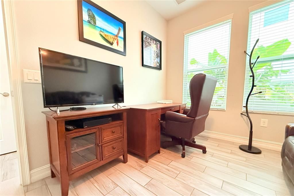 На продажу: $500,000 (3 спален, 2 ванн, 2402 Квадратных фут)