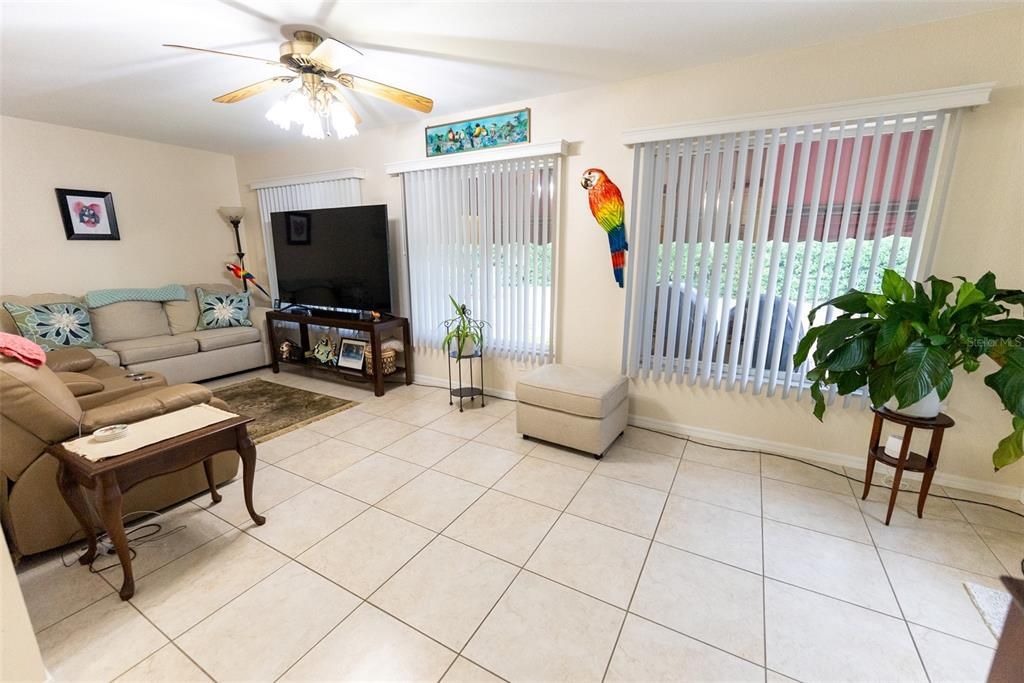For Sale: $279,900 (2 beds, 2 baths, 1672 Square Feet)